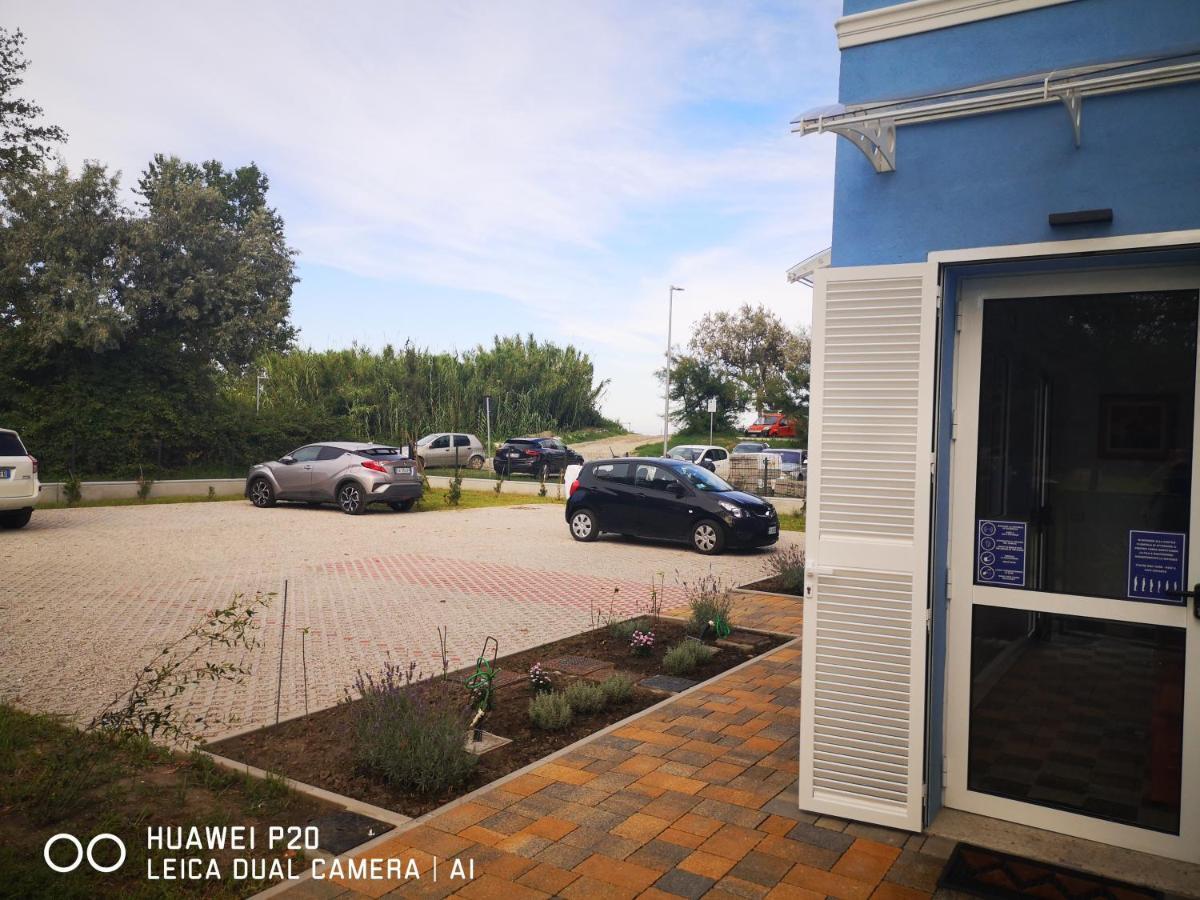 Il Sole Nel Mare - Lido Di Volano Bed & Breakfast Комакио Екстериор снимка