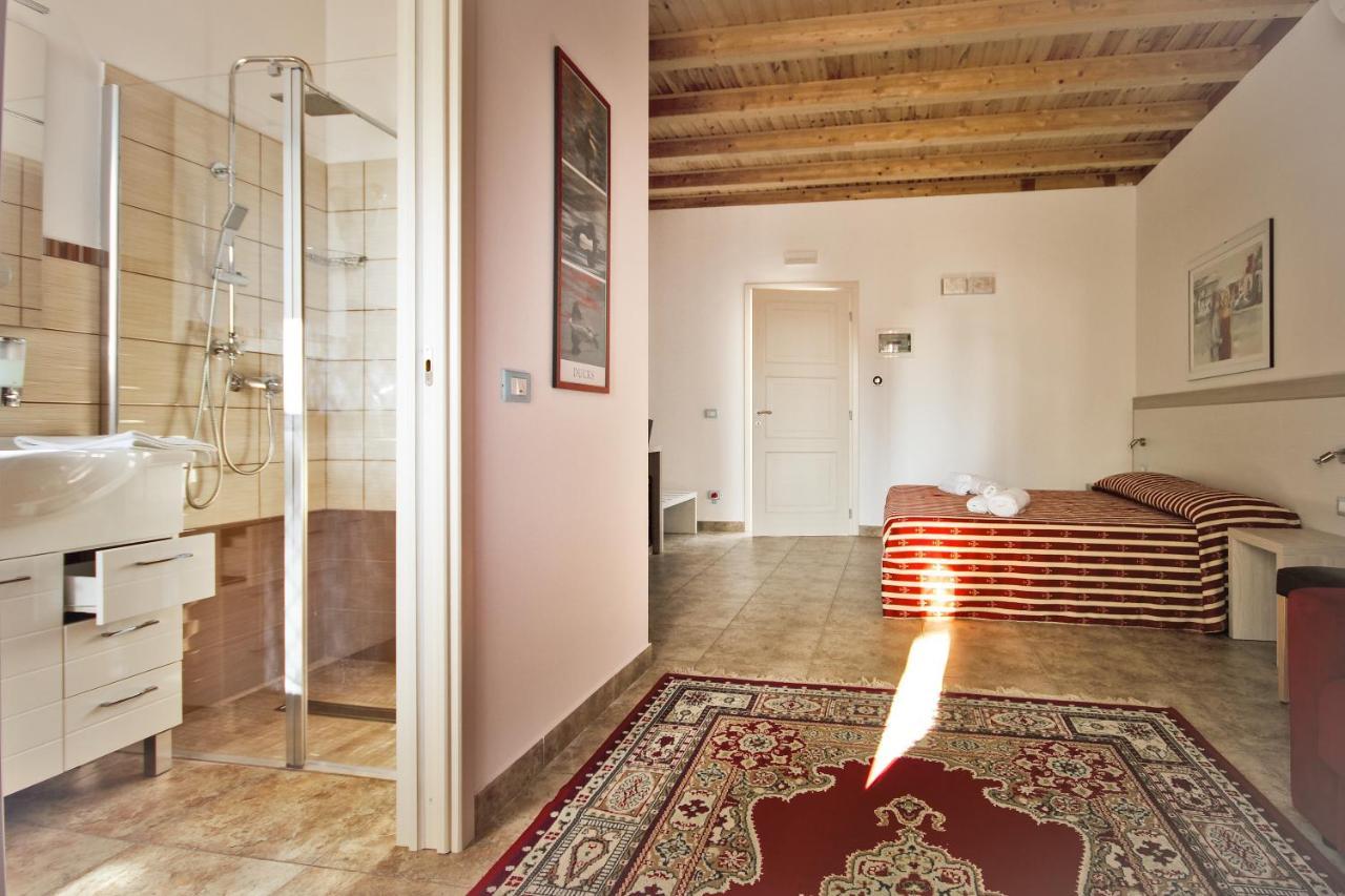 Il Sole Nel Mare - Lido Di Volano Bed & Breakfast Комакио Екстериор снимка