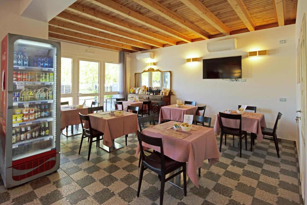 Il Sole Nel Mare - Lido Di Volano Bed & Breakfast Комакио Екстериор снимка